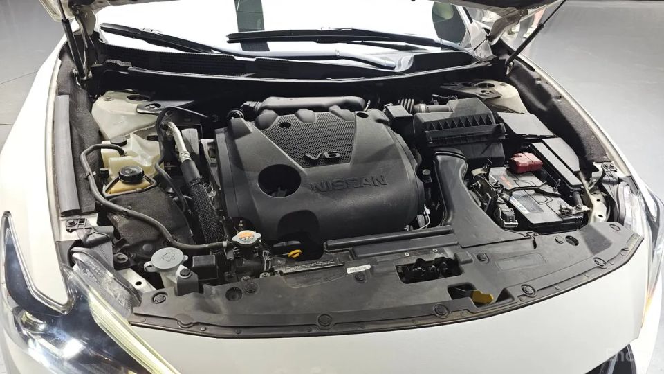 Nissan Maxima