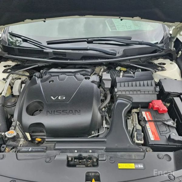 Nissan Maxima