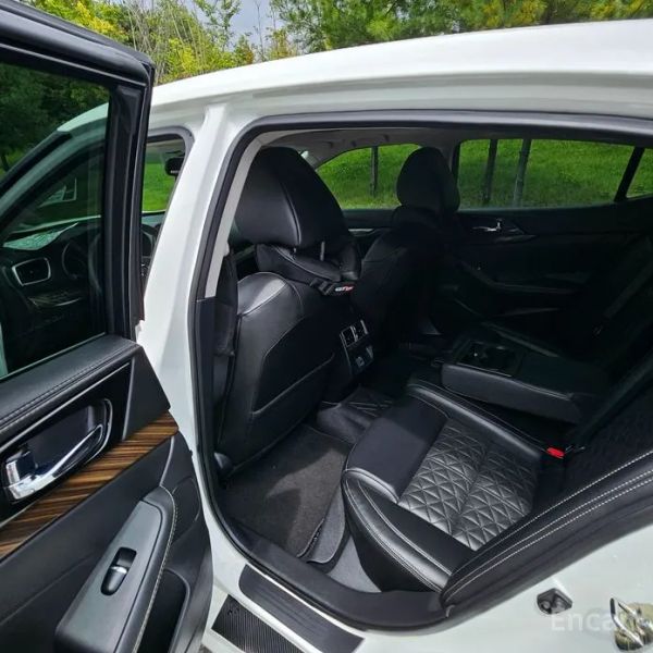 Nissan Maxima