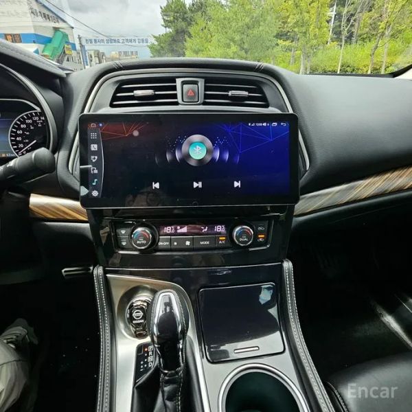Nissan Maxima