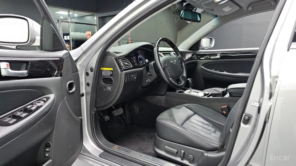 Hyundai Genesis