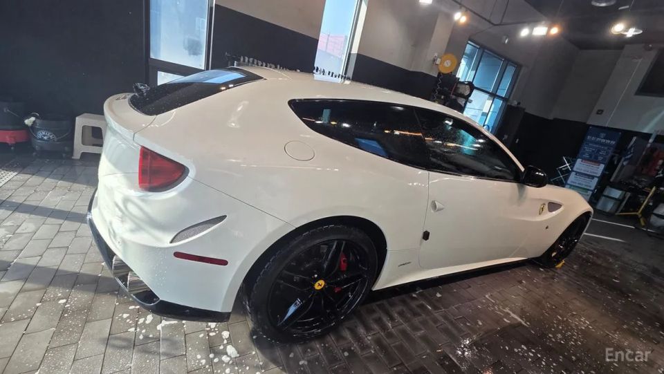 Ferrari FF