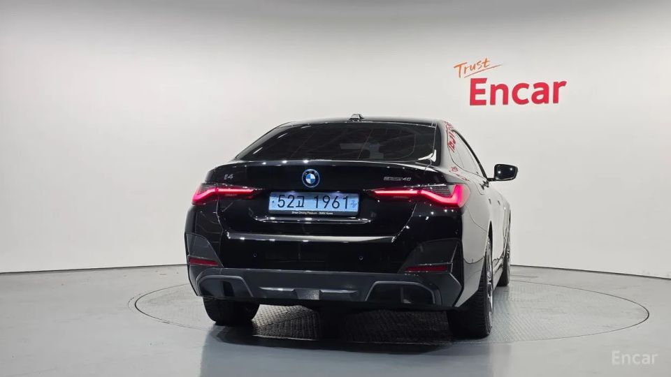 BMW I4