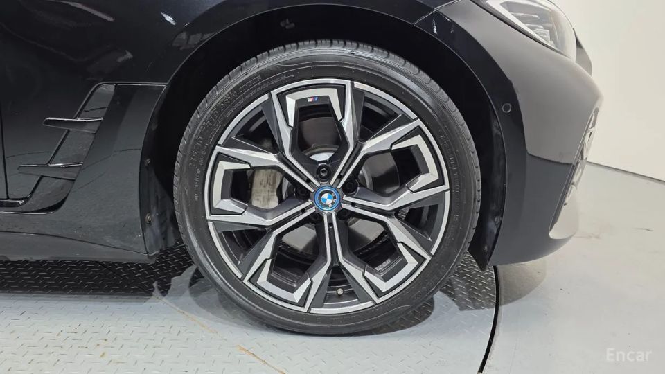 BMW I4