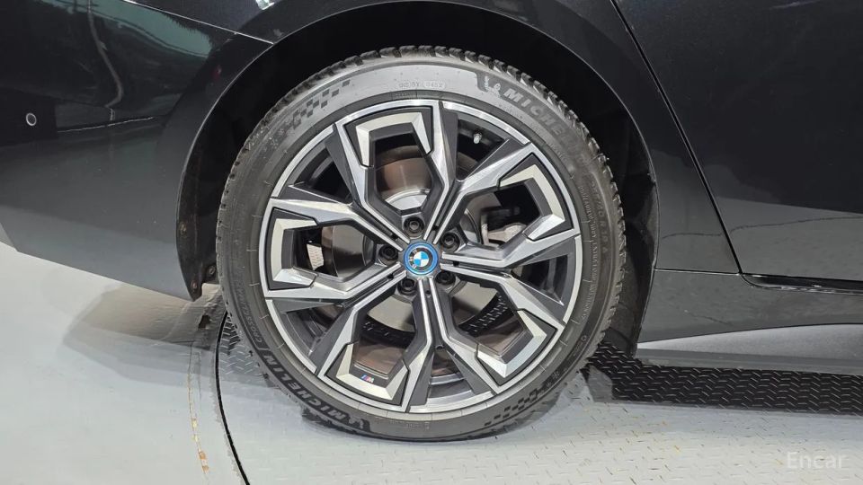 BMW I4