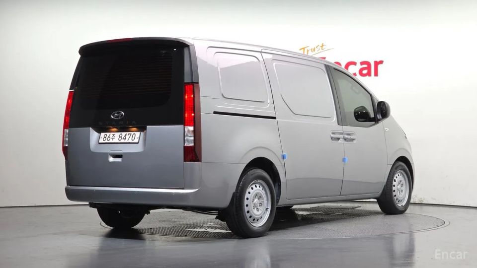 Hyundai Staria