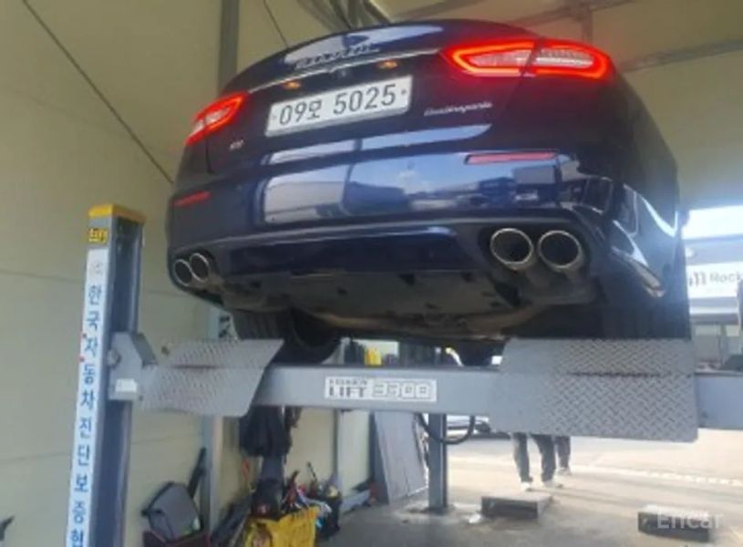 Maserati Quattroporte
