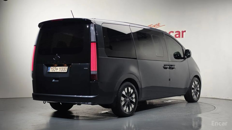 Hyundai Staria