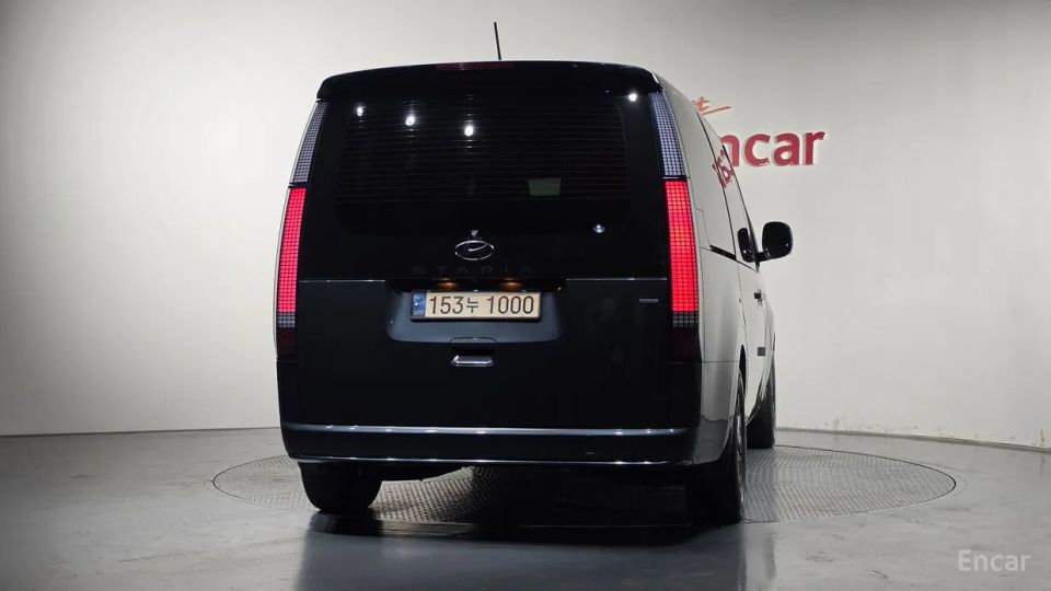 Hyundai Staria