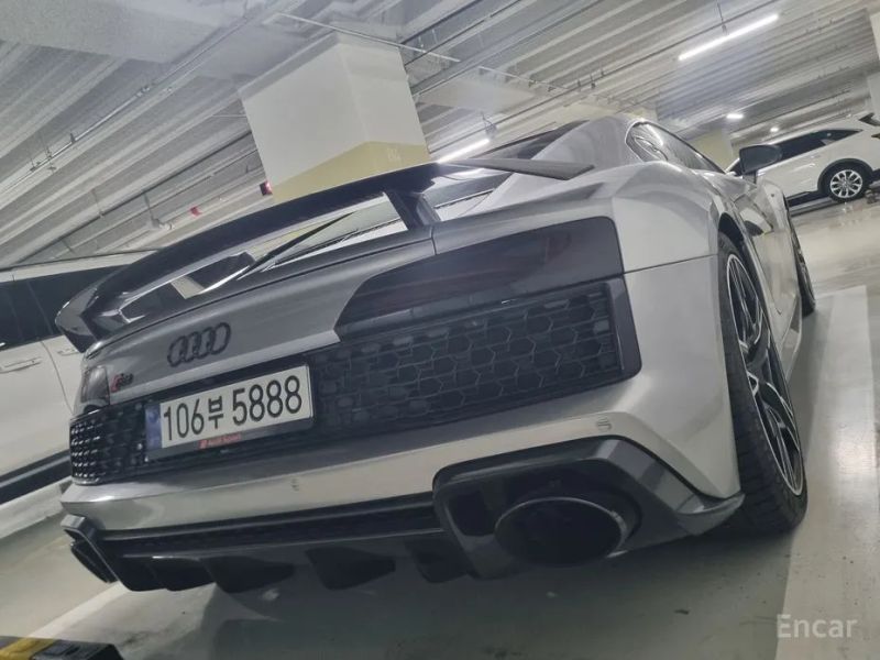 Audi R8