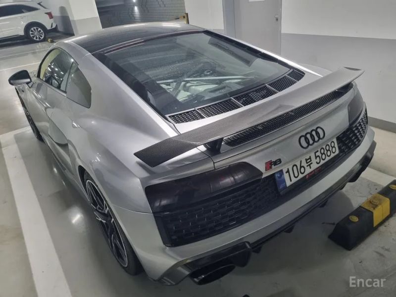 Audi R8