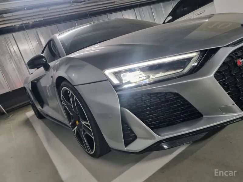 Audi R8