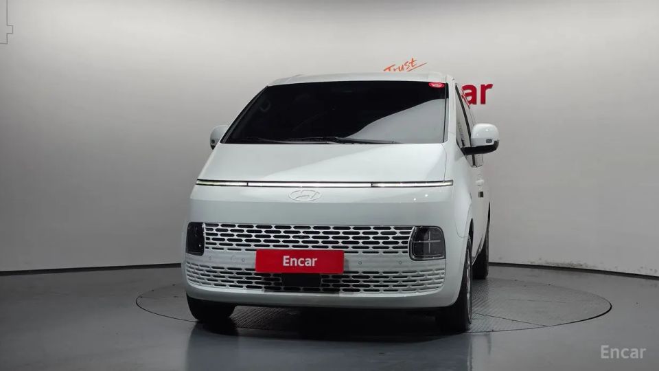 Hyundai Staria