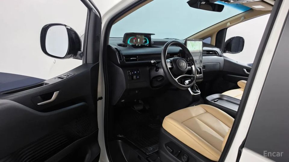 Hyundai Staria
