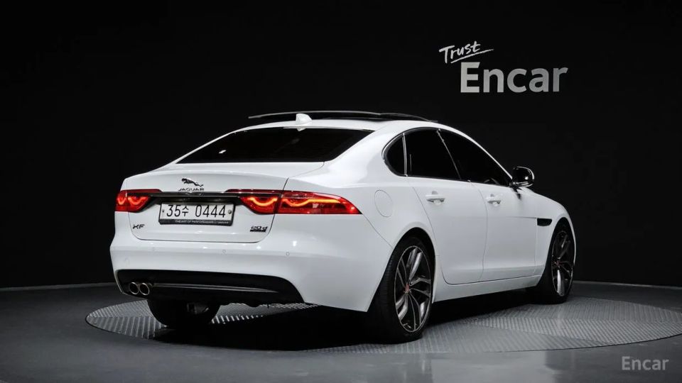 Jaguar xf