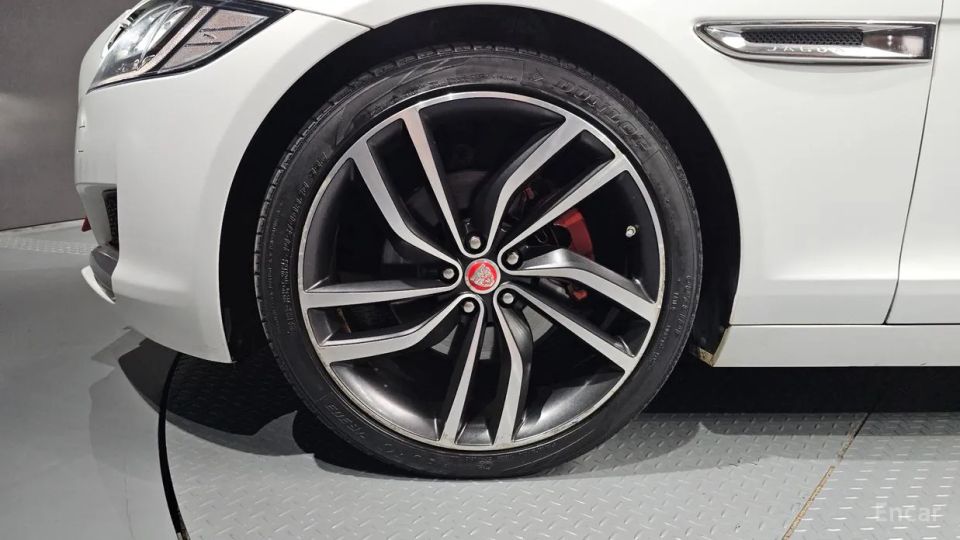 Jaguar xf