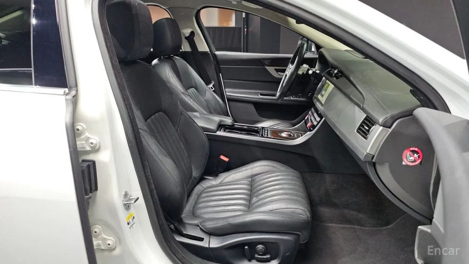 Jaguar xf