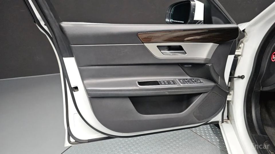 Jaguar xf