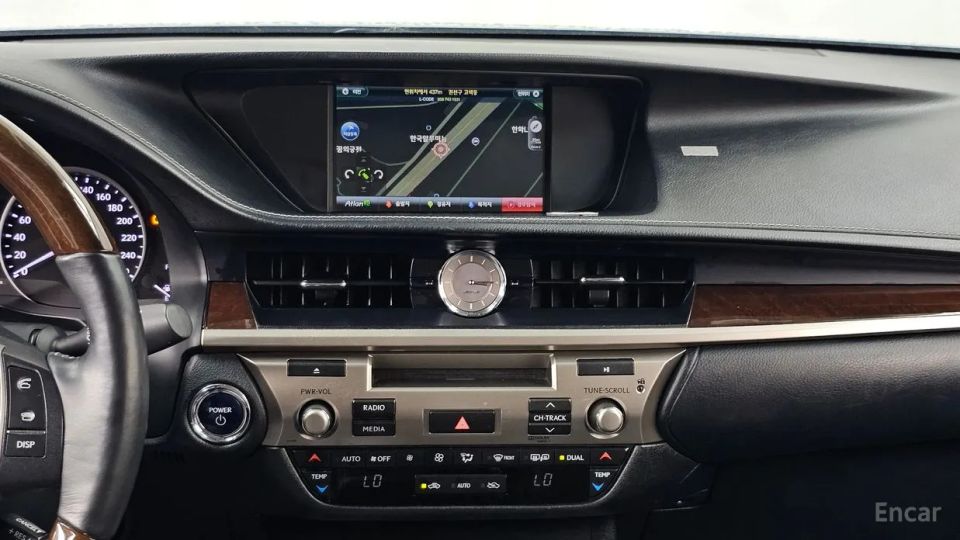 Lexus ES