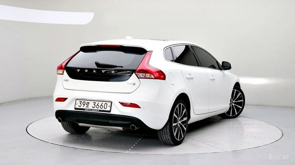 Volvo V40
