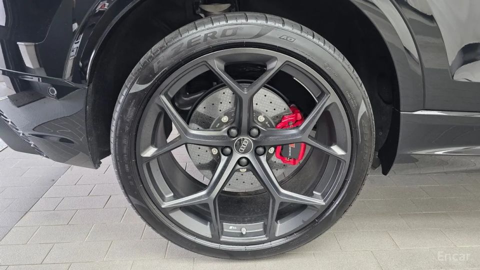Audi rsq8
