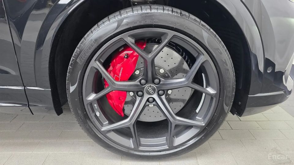 Audi rsq8