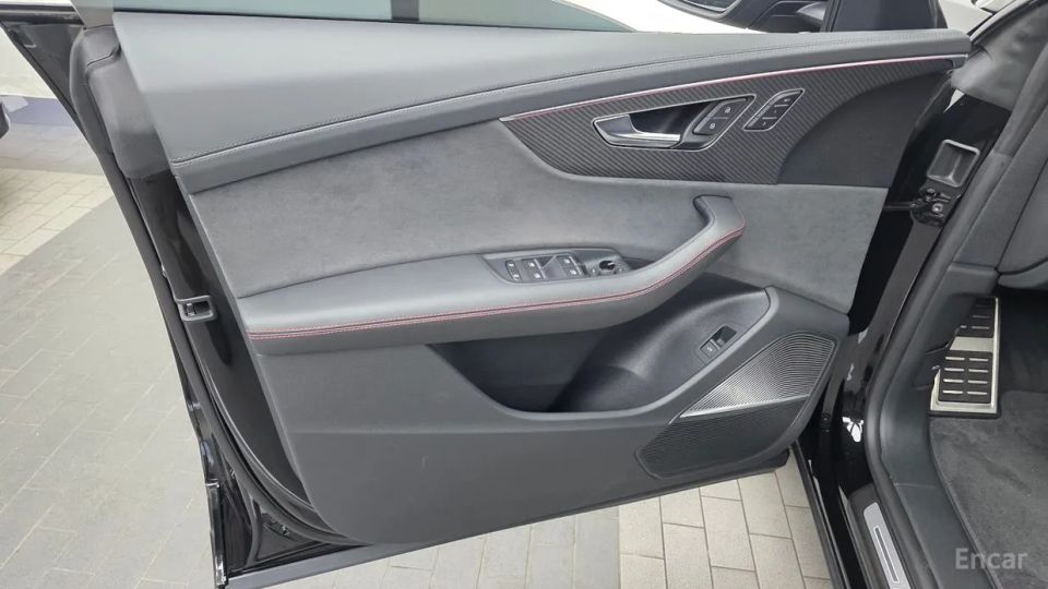 Audi rsq8