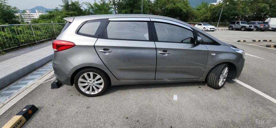 Kia Carens