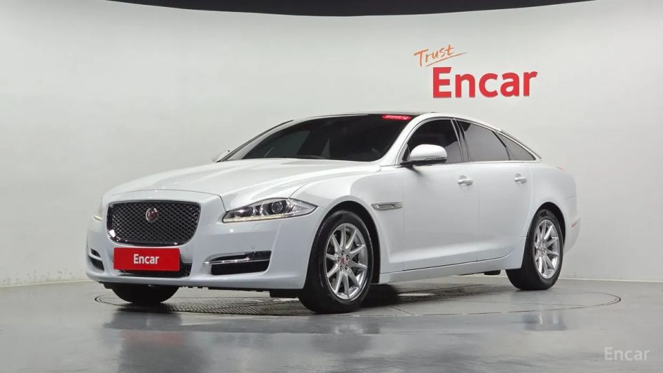 Jaguar XJ