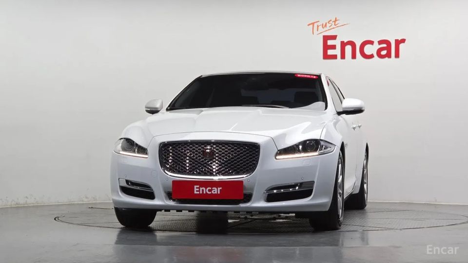 Jaguar XJ