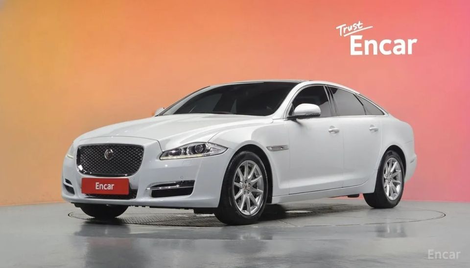 Jaguar XJ