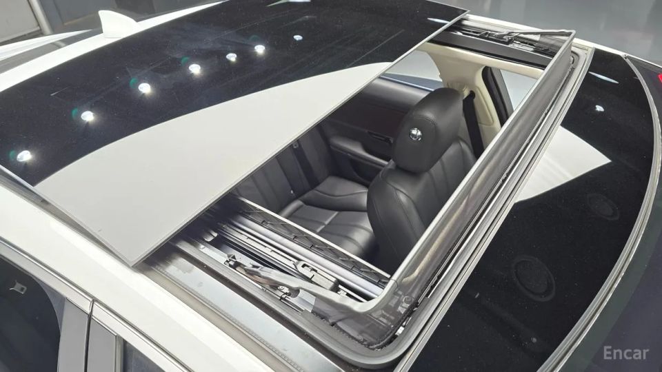Jaguar XJ