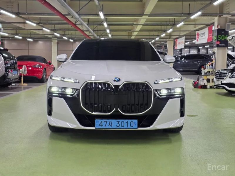 BMW i7