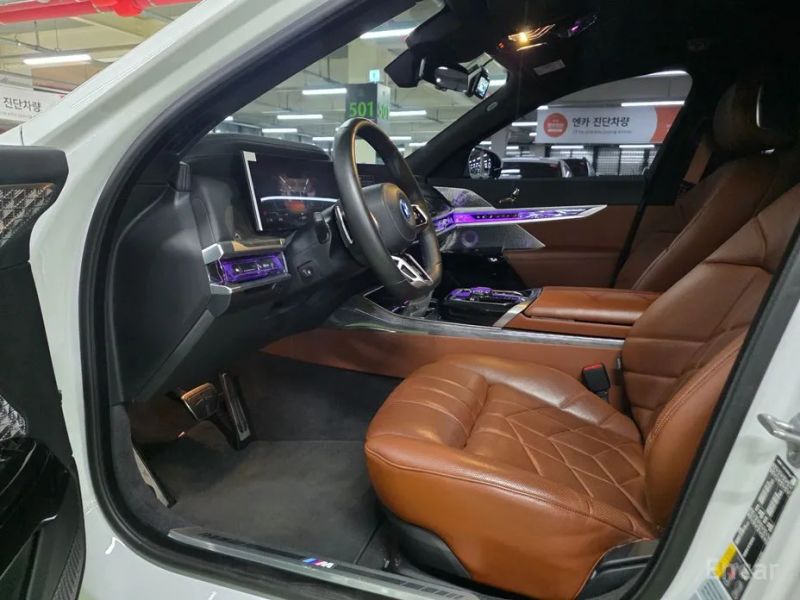 BMW i7