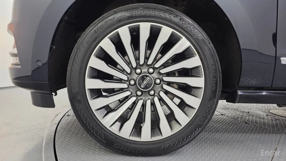 Lincoln Navigator