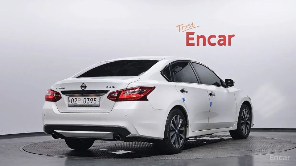 Nissan altima
