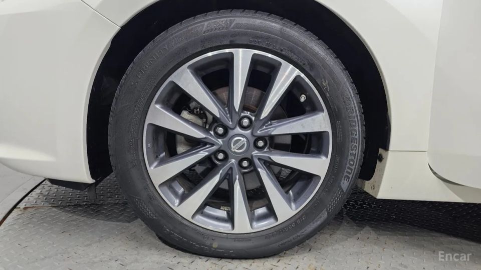 Nissan altima