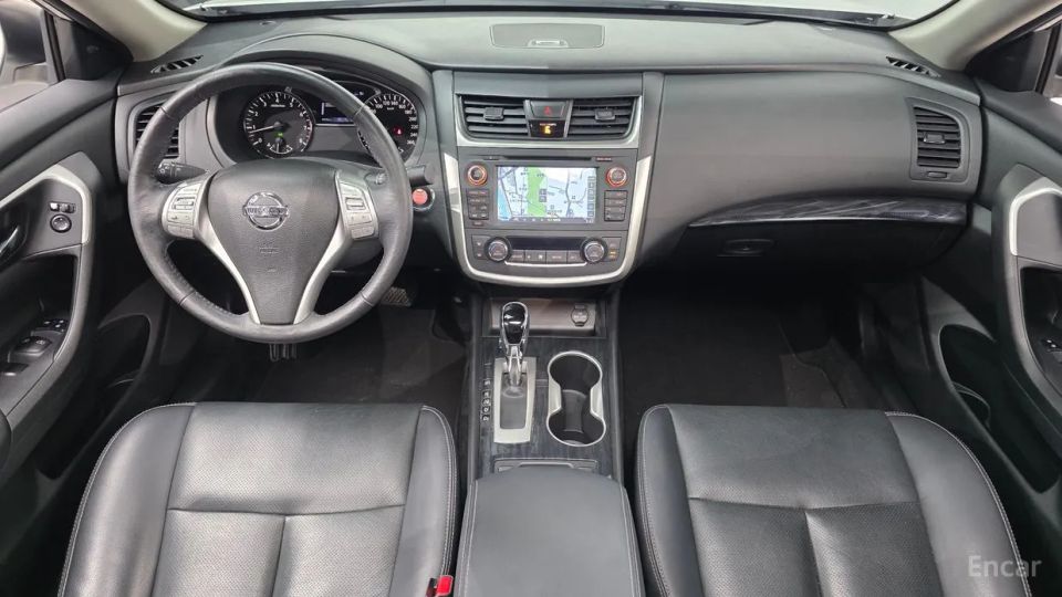 Nissan altima