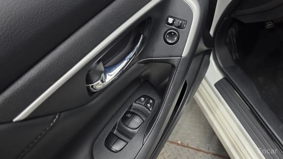 Nissan altima
