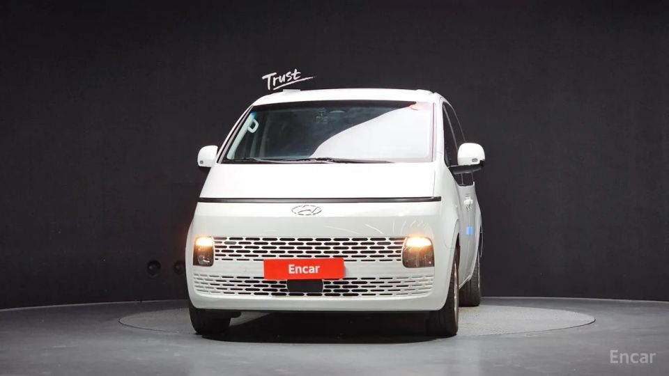 Hyundai Staria