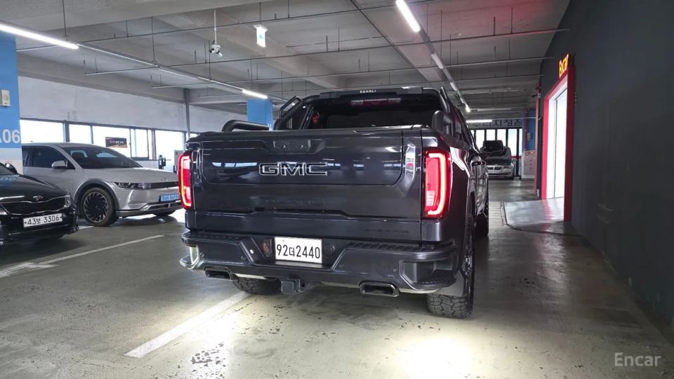 GMC Sierra