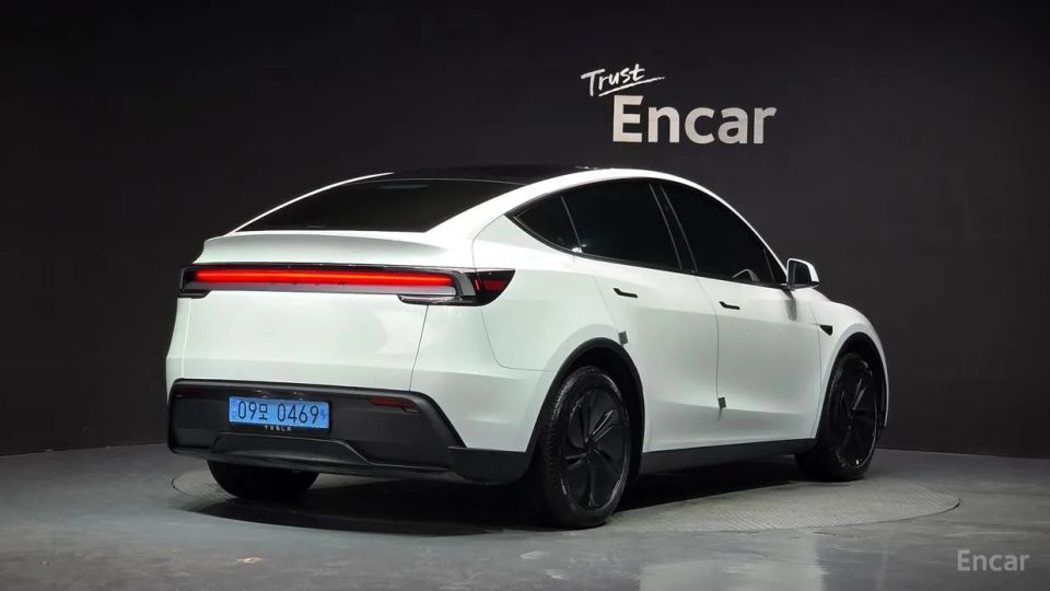 Tesla model-y