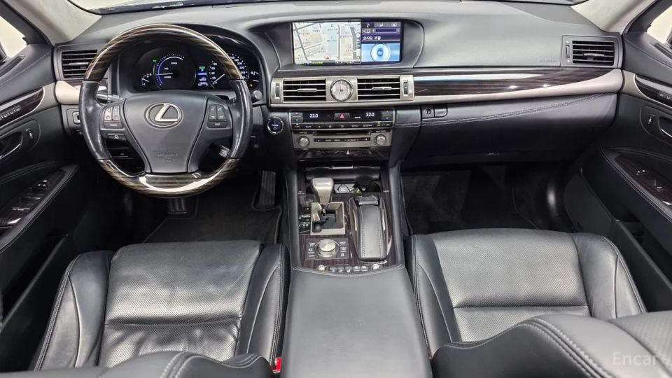 Lexus LS