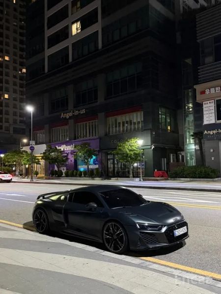 Audi R8