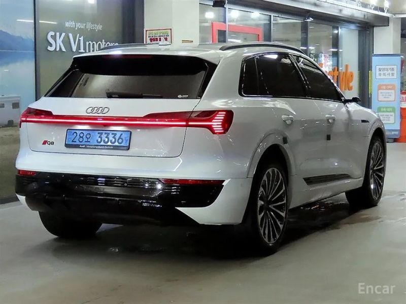 Audi Q8 e-tron