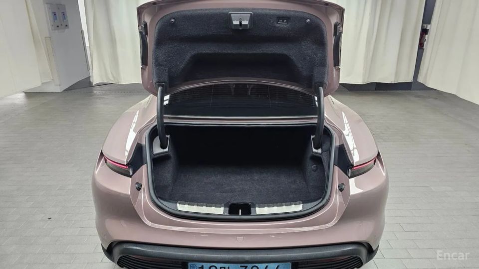 Porsche Taycan