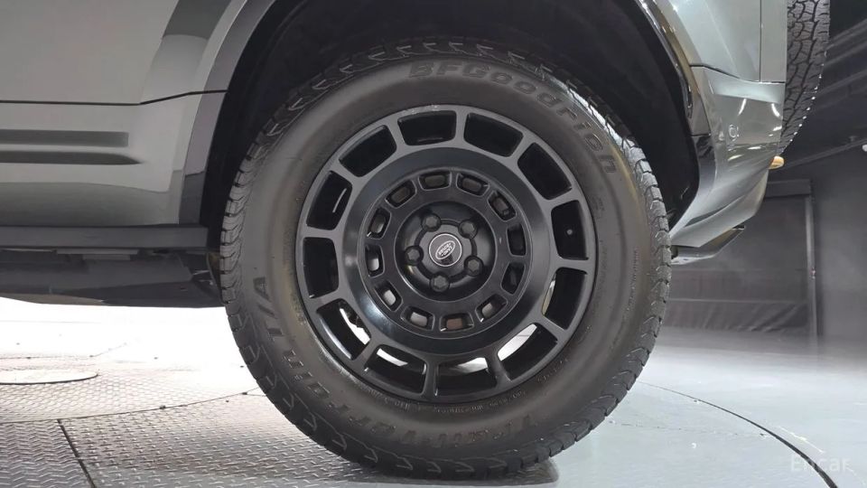 Land Rover Defender