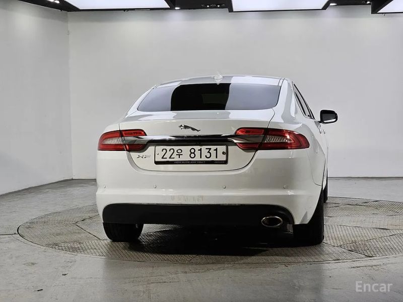 Jaguar xf