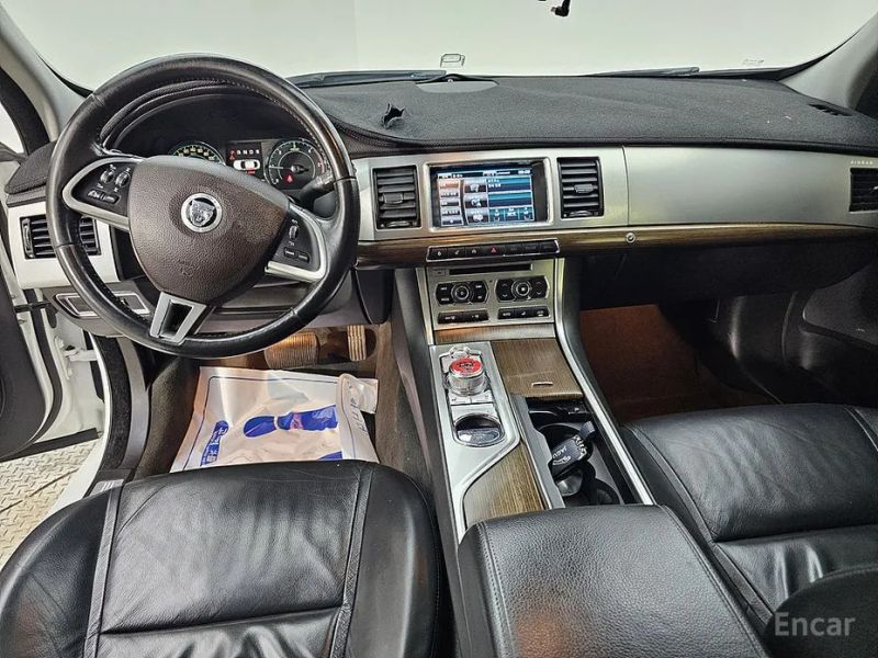 Jaguar xf