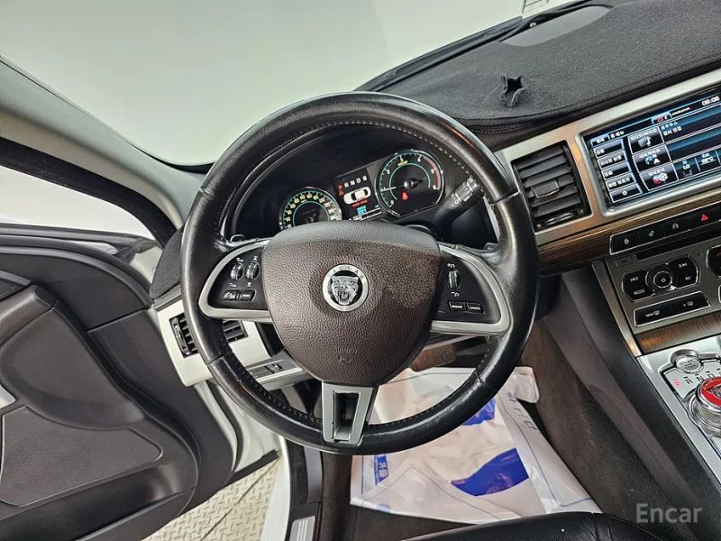 Jaguar xf